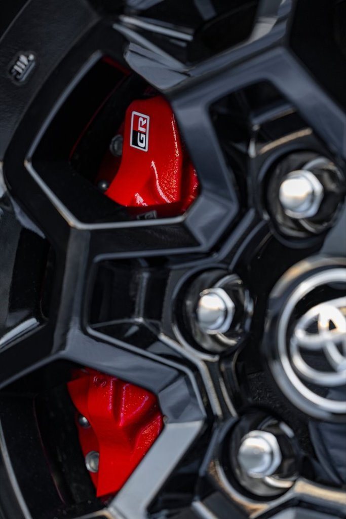 TOYOTA HILUX GR-SPORT, foto 37