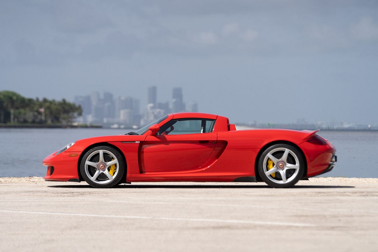 2004 - PORSCHE CARRERA GT GUARDS RED, foto 2