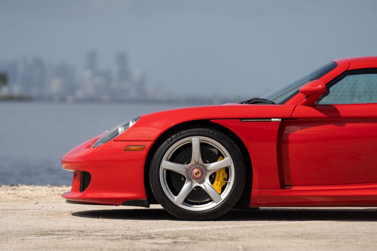 2004 - PORSCHE CARRERA GT GUARDS RED, foto 4