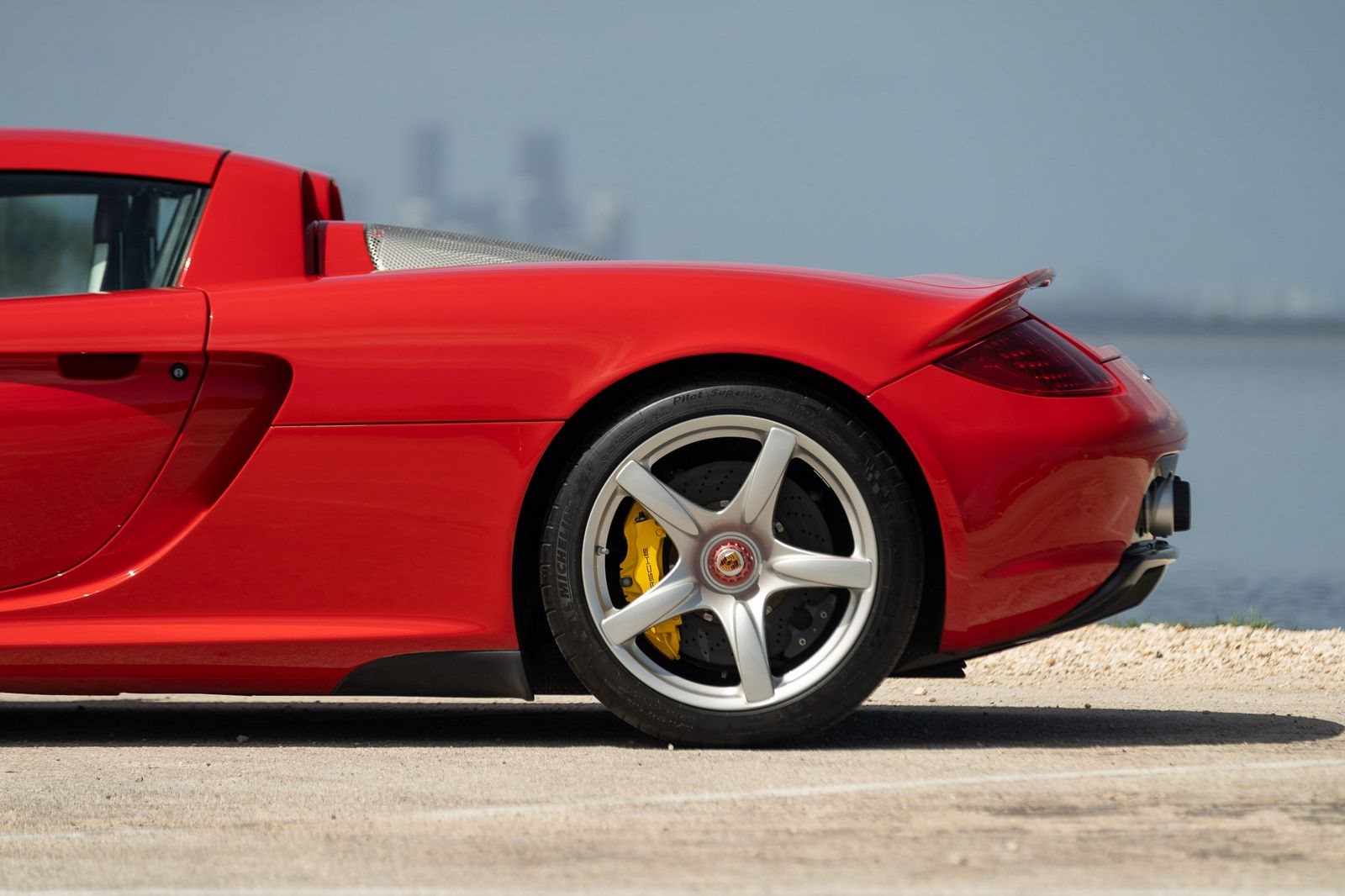 2004 - PORSCHE CARRERA GT GUARDS RED, foto 5