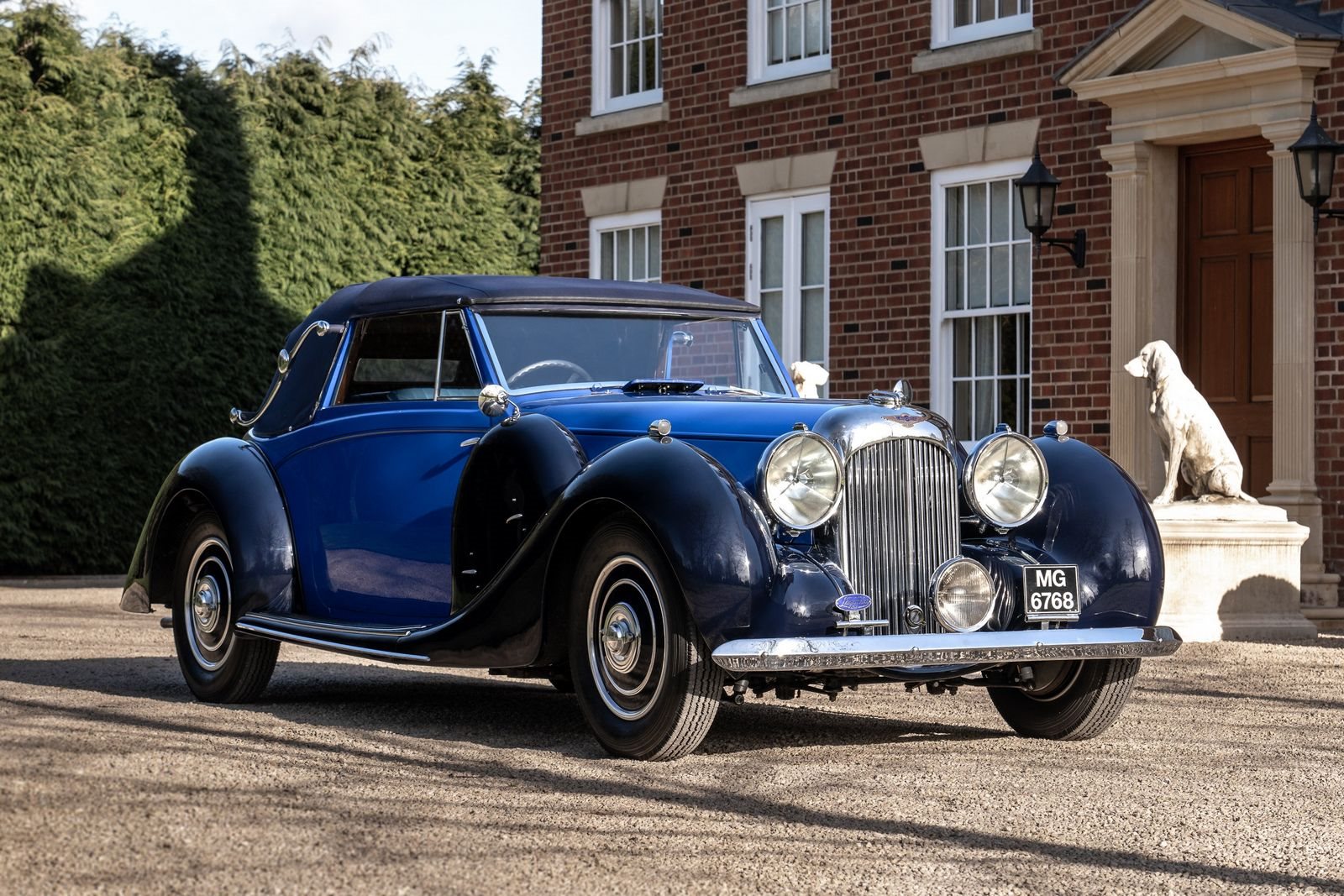 1939 - LAGONDA V12 DROPHEAD COUPE BLUE, foto 1
