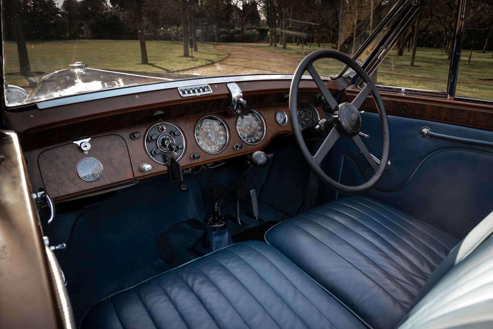 1939 - LAGONDA V12 DROPHEAD COUPE BLUE, foto 10
