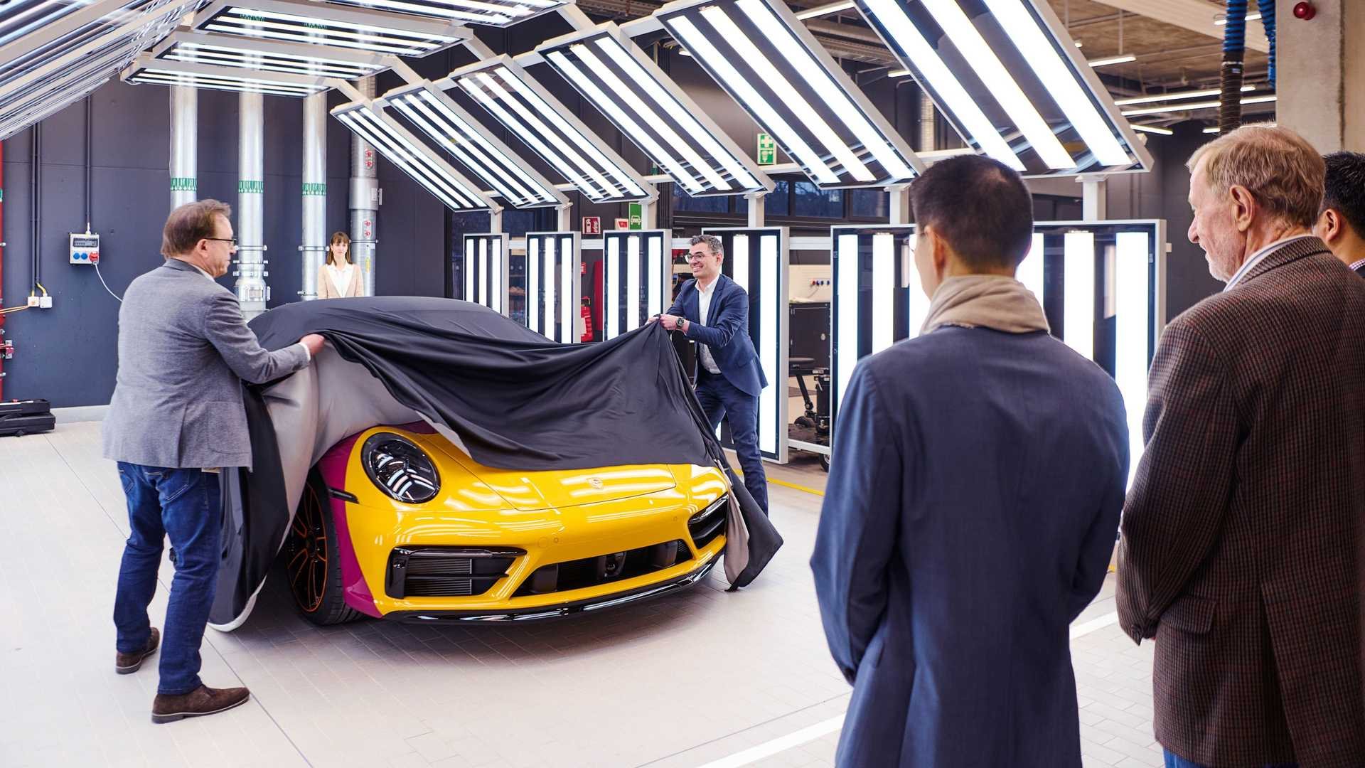 2023 - PORSCHE 911 CARRERA GTS 30 YEARS PORSCHE THAILAND EDITION, foto 3