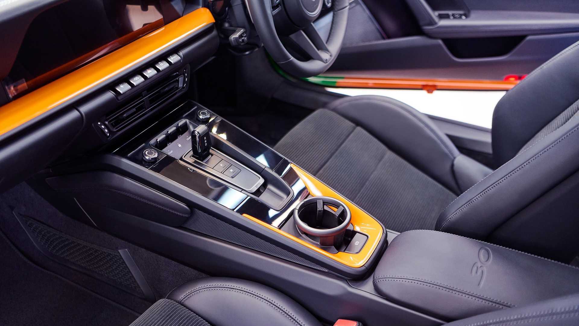 2023 - PORSCHE 911 CARRERA GTS 30 YEARS PORSCHE THAILAND EDITION, foto 9