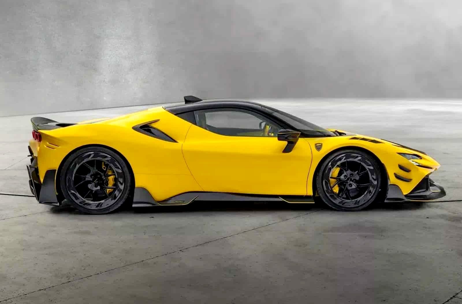 FERRARI SF90 STRADALE SOFTKIT BY MANSORY, foto 3