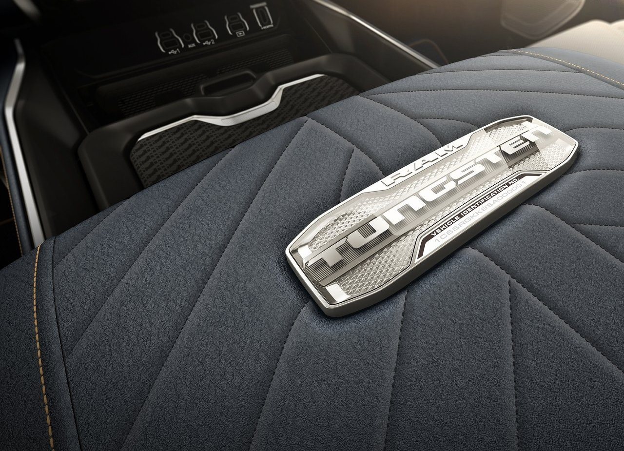 2025 - RAM 1500 REV, foto 24