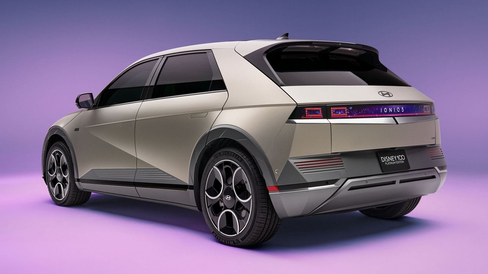 2023 - HYUNDAI IONIQ 5 DISNEY100 PLATINUM CONCEPT, foto 2