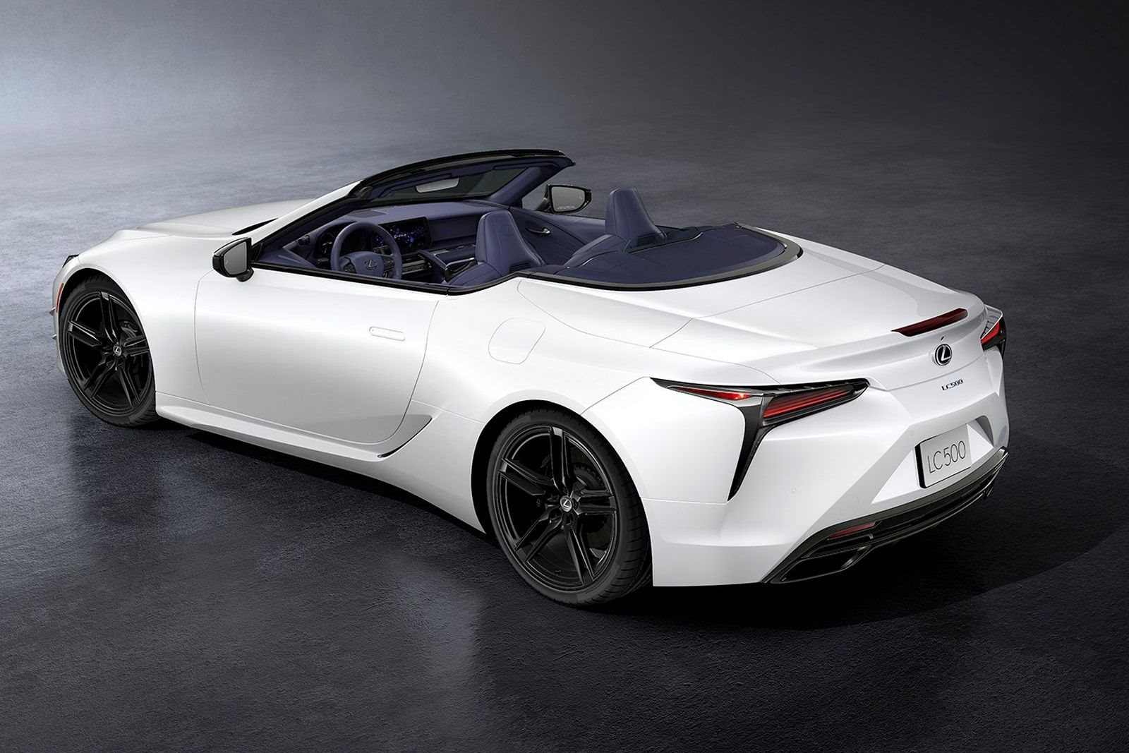 LEXUS LC, foto 1