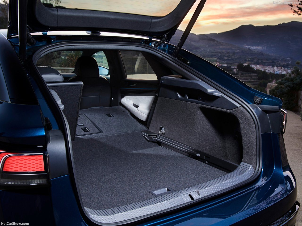VOLKSWAGEN ID.7, foto 112