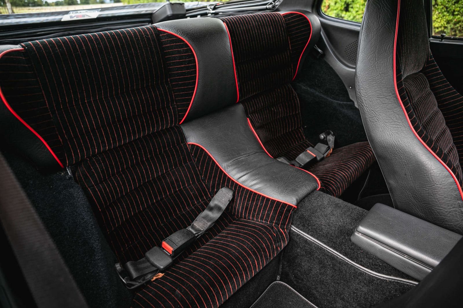 PORSCHE 924 CARRERA GT UK VERSION, foto 35