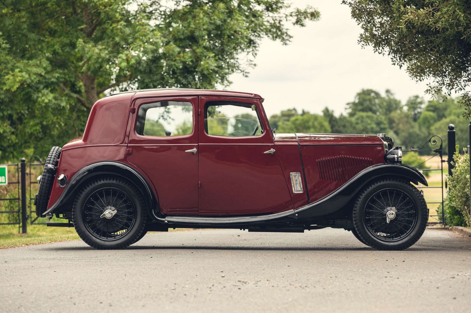 1934 - RILEY 9 MONACO SALOON MAROON, foto 3