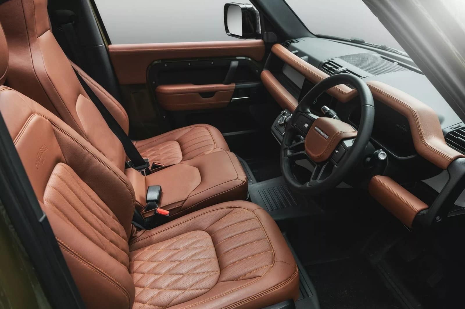 LAND ROVER DEFENDER HERITAGE REMASTERED BY KAHN, foto 4