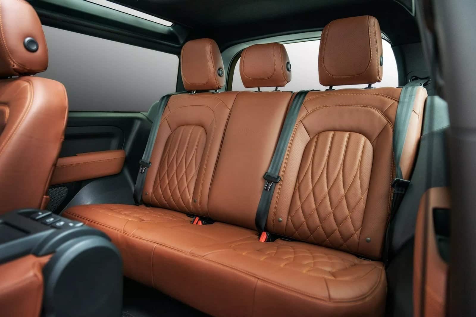 LAND ROVER DEFENDER HERITAGE REMASTERED BY KAHN, foto 6