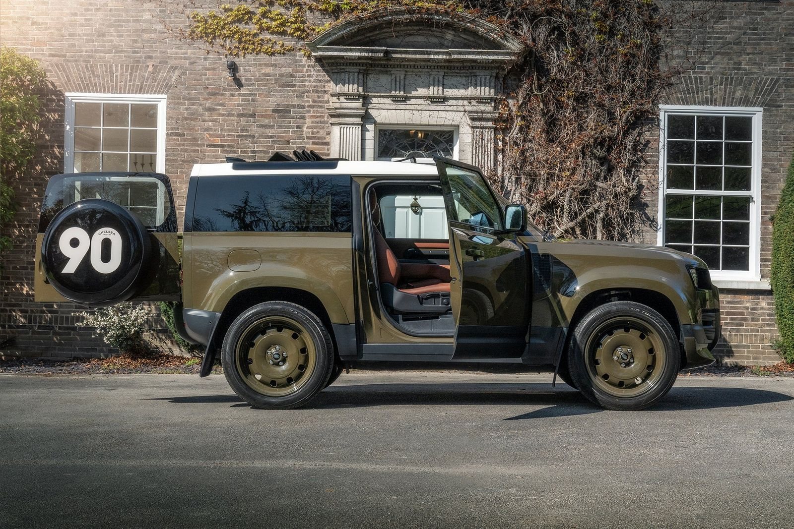 LAND ROVER DEFENDER HERITAGE REMASTERED BY KAHN, foto 15