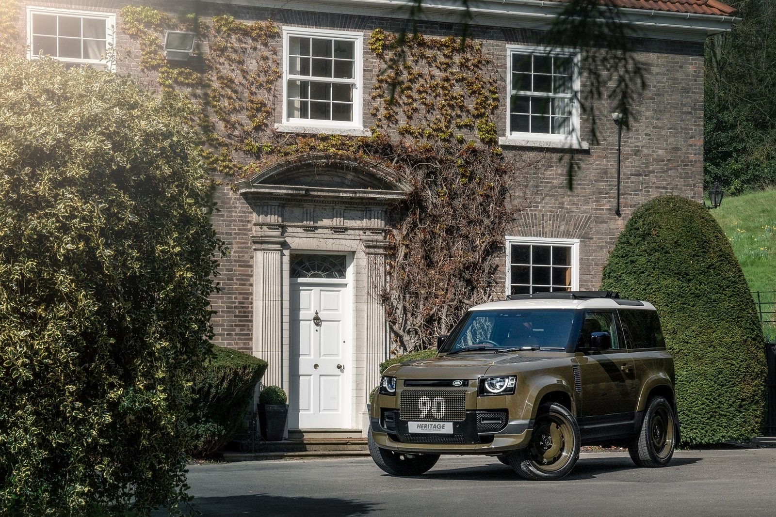 LAND ROVER DEFENDER HERITAGE REMASTERED BY KAHN, foto 16