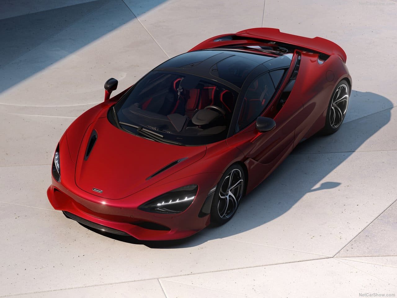 McLAREN 750S, foto 1