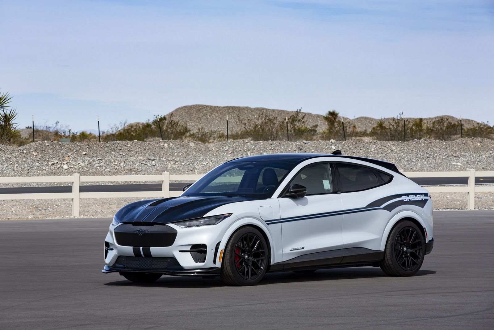 2023 - FORD MUSTANG SHELBY MACH-E GT, foto 1