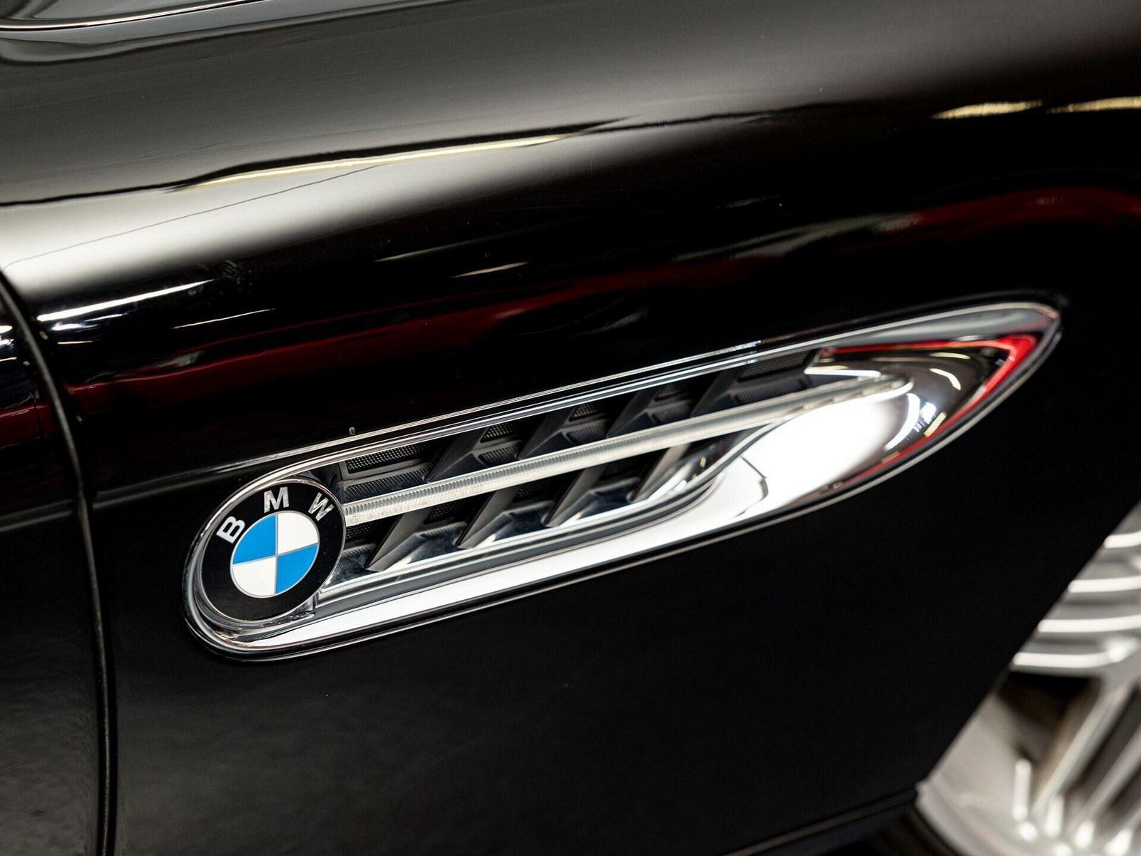 2001 - BMW Z8 ROADSTER BLACK, foto 17