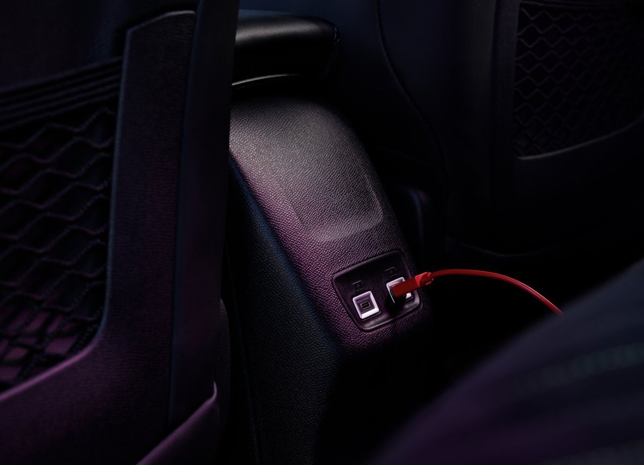 PEUGEOT E-2008, foto 19