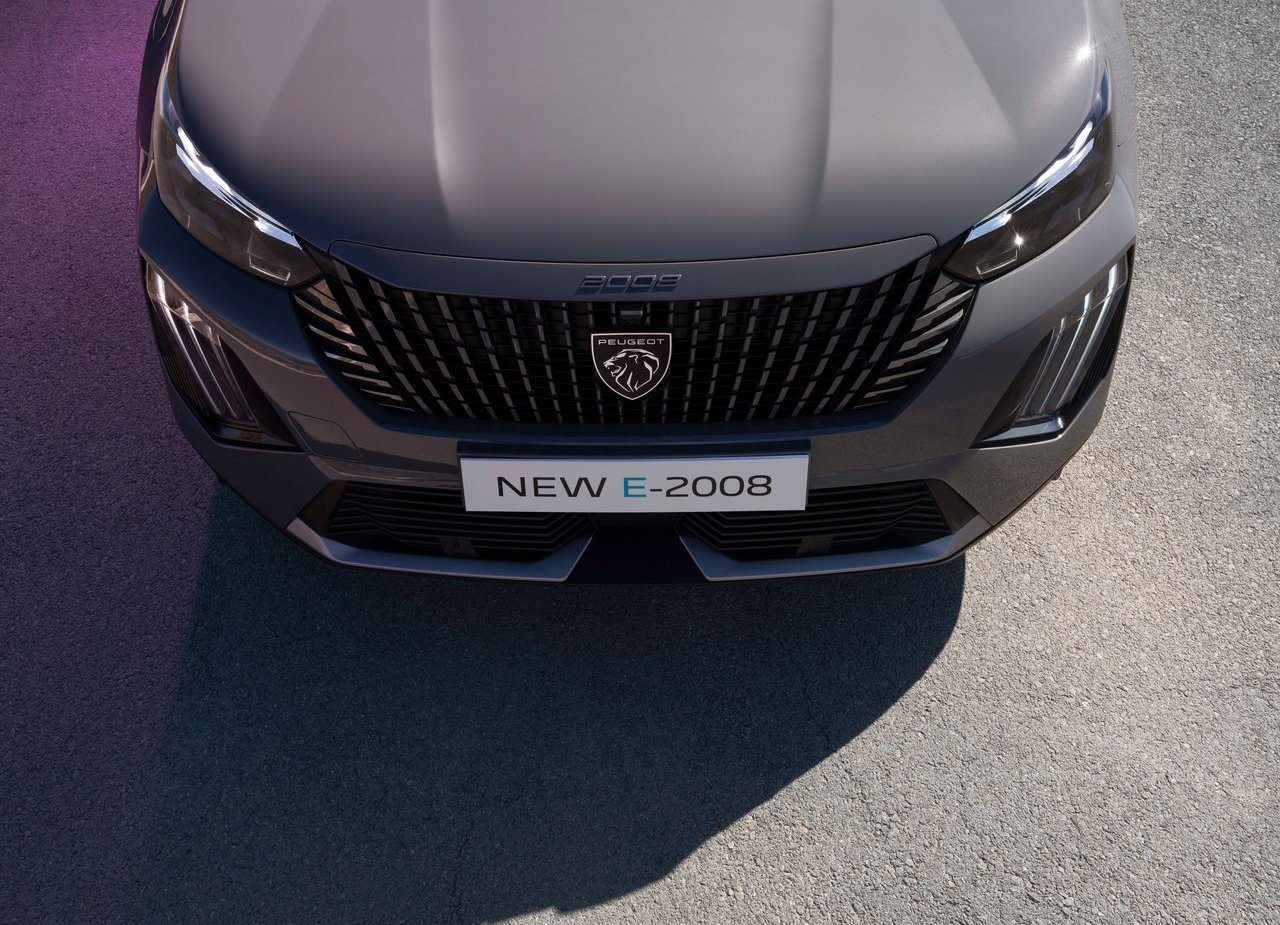 PEUGEOT E-2008, foto 26