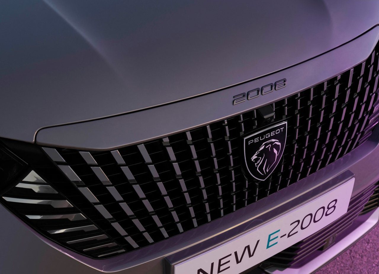 PEUGEOT E-2008, foto 27