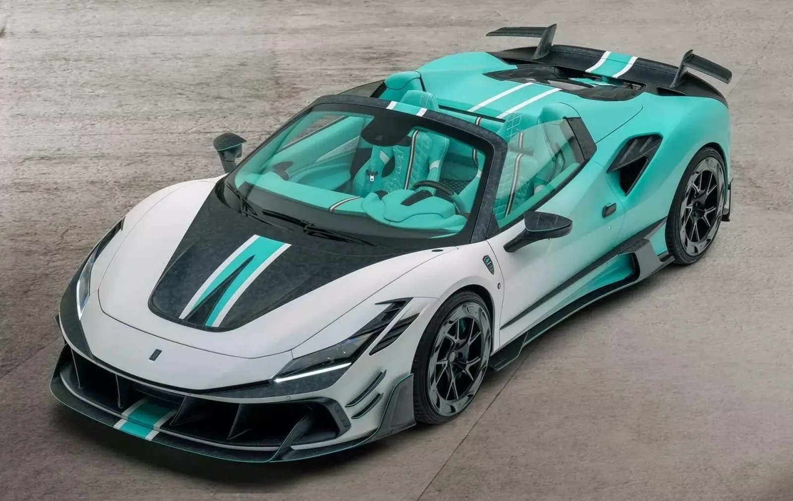 FERRARI F8 TRIBUTO SPIDER F8XX TEMPESTA TURCHESE BY MANSORY, foto 3