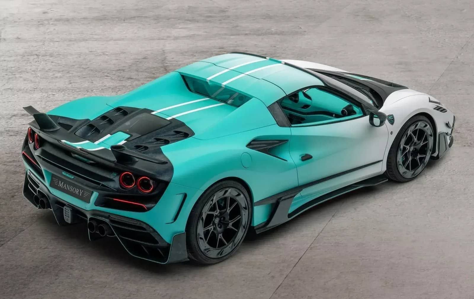 FERRARI F8 TRIBUTO SPIDER F8XX TEMPESTA TURCHESE BY MANSORY, foto 4