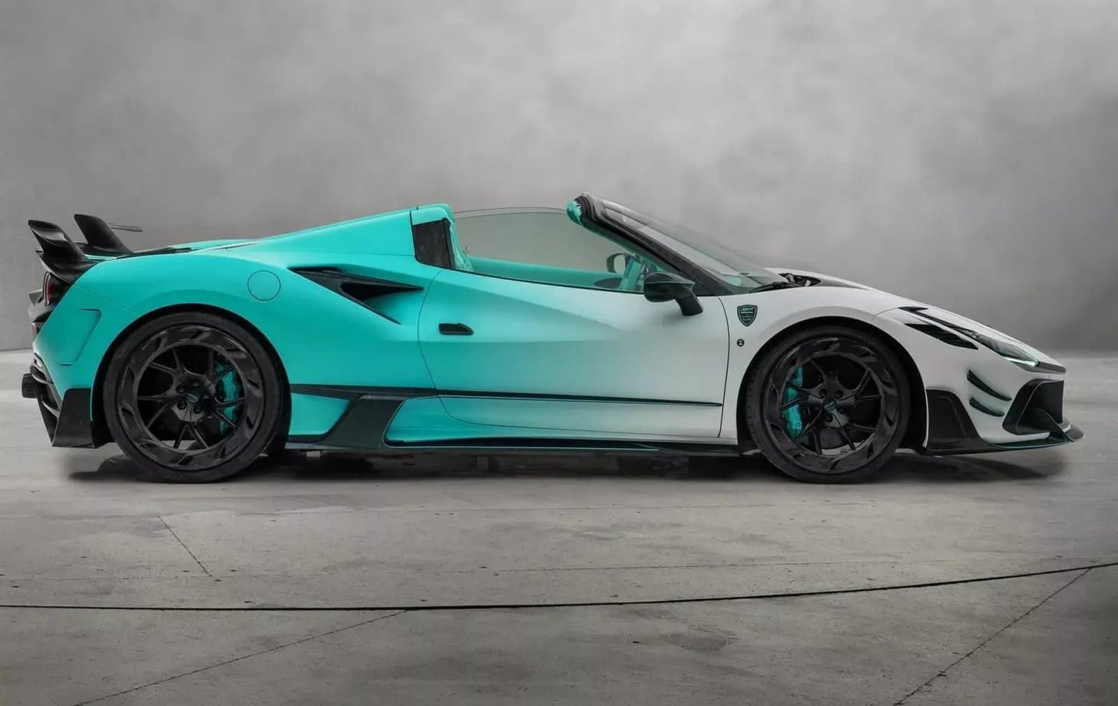 FERRARI F8 TRIBUTO SPIDER F8XX TEMPESTA TURCHESE BY MANSORY, foto 5