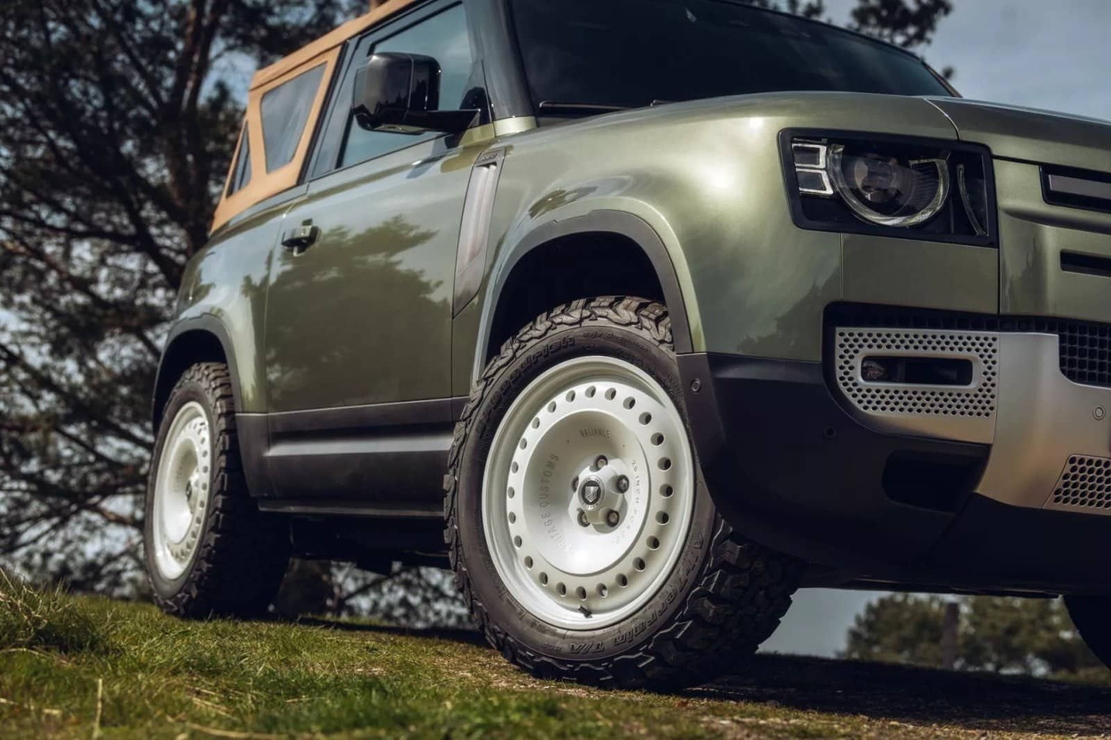 LAND ROVER DEFENDER VALIANCE CONVERTIBLE BY HERITAGE CUSTOMS, foto 5