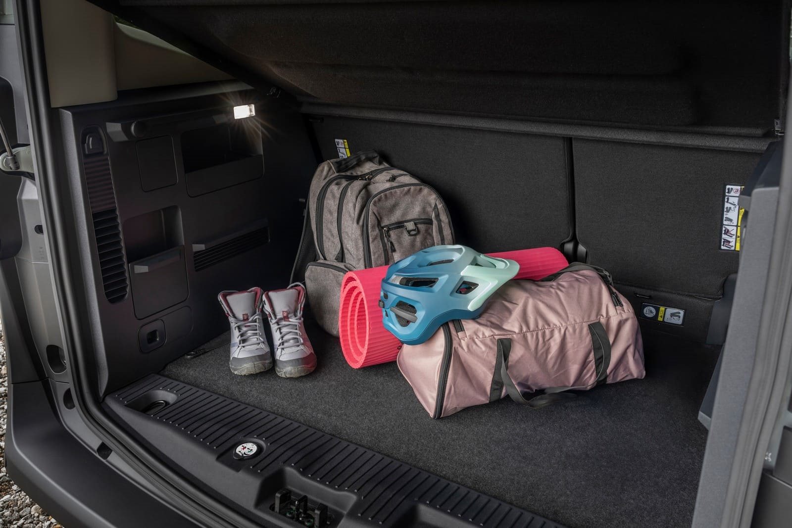 2024 - FORD E-TOURNEO COURIER, foto 46