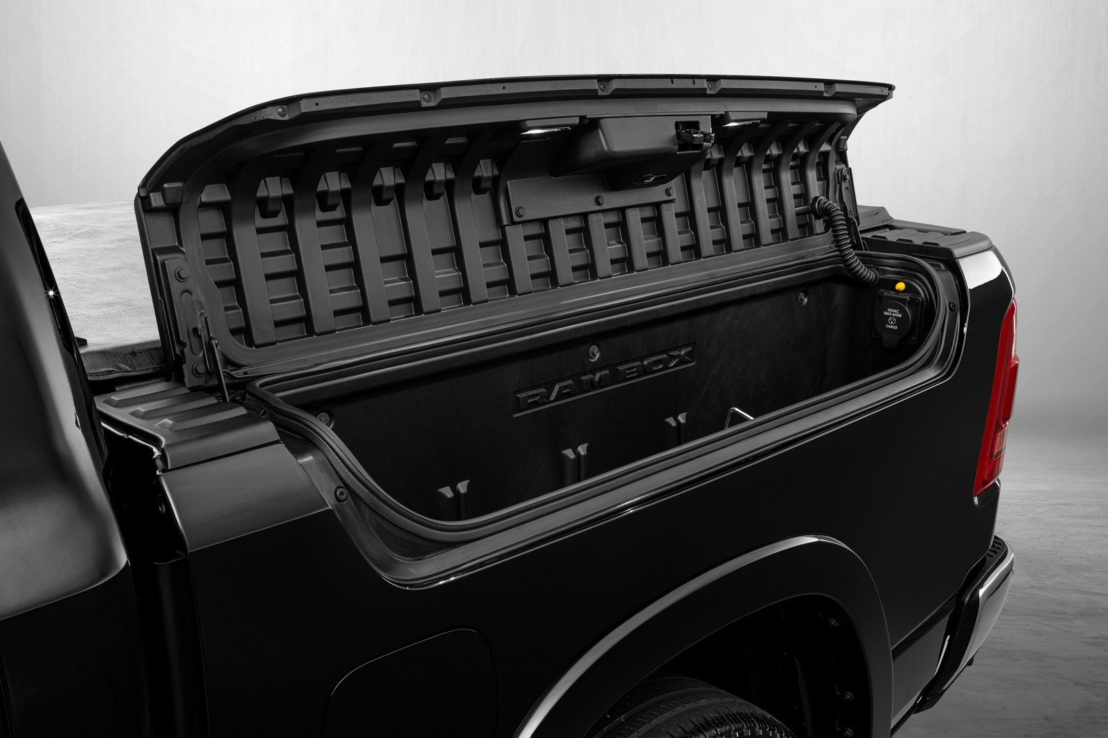 2023 - RAM 1500 LIMITED, foto 13