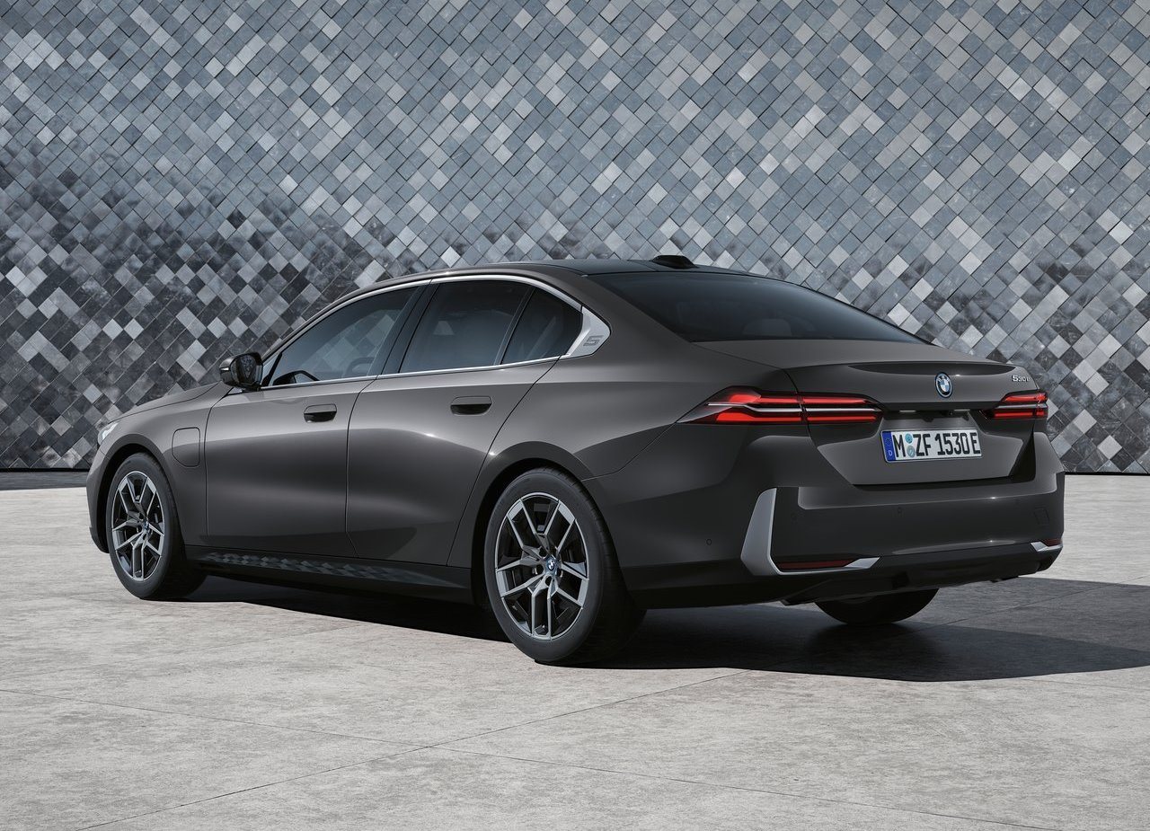 2024 - BMW 5 SERIES SEDAN, foto 2