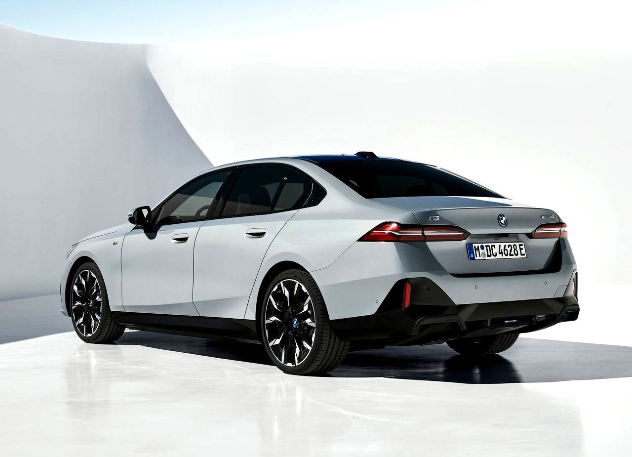 2024 - BMW i5, foto 38
