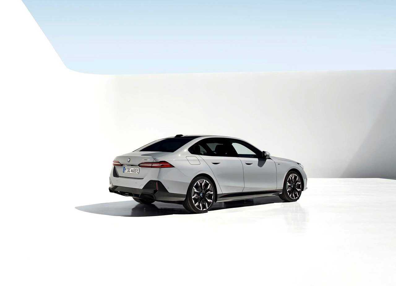 2024 - BMW i5, foto 43