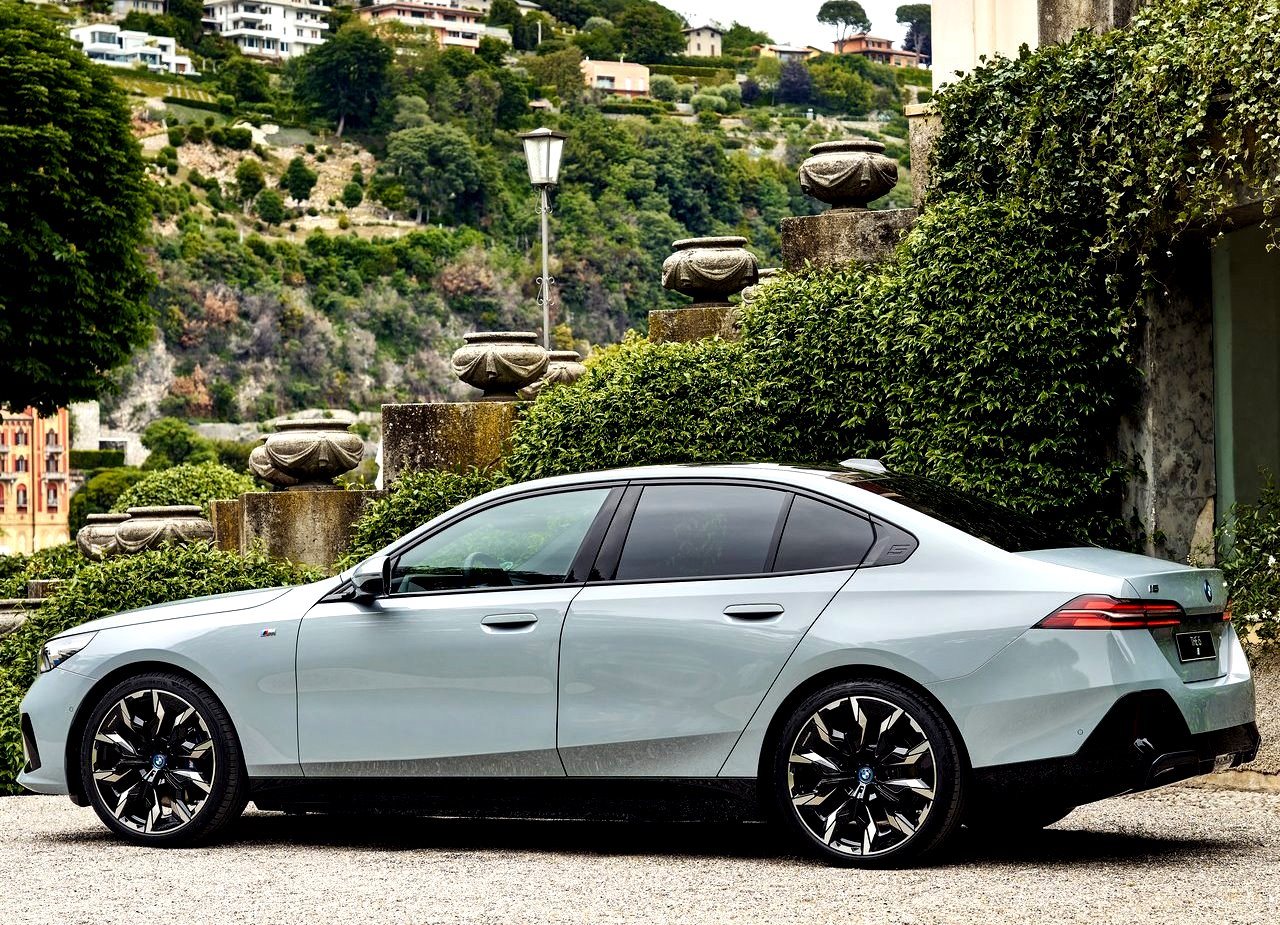 2024 - BMW i5, foto 52