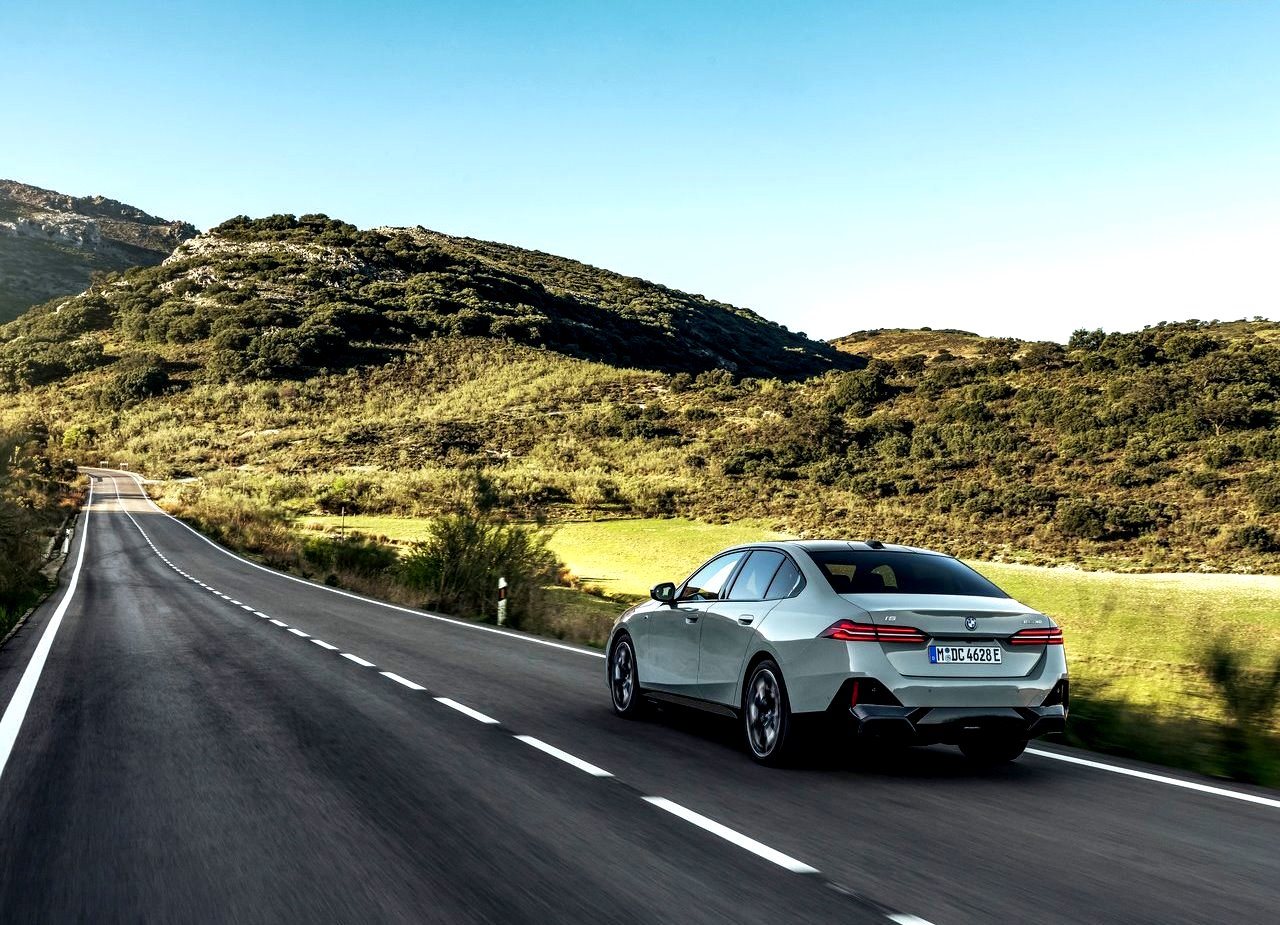2024 - BMW i5, foto 61