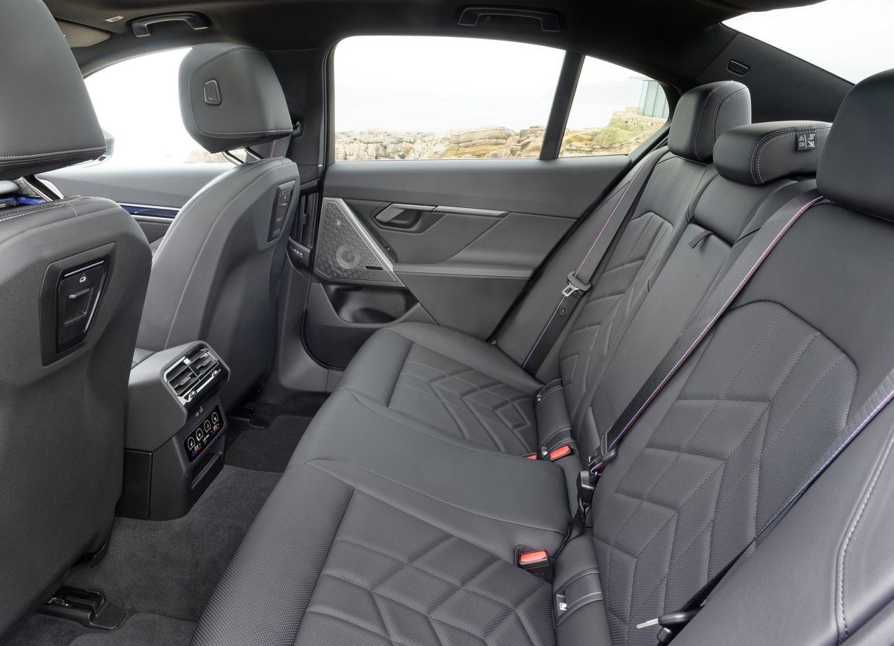 BMW i5 M60, foto 187