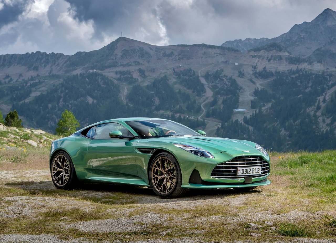 2024 - ASTON MARTIN DB12 RACING GREEN, foto 2