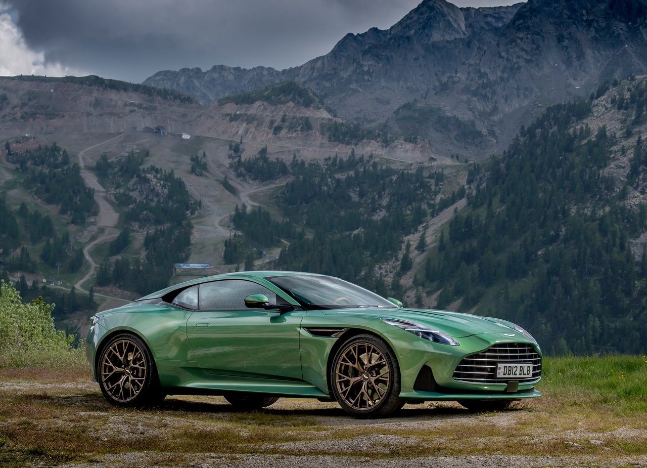 2024 - ASTON MARTIN DB12 RACING GREEN, foto 3
