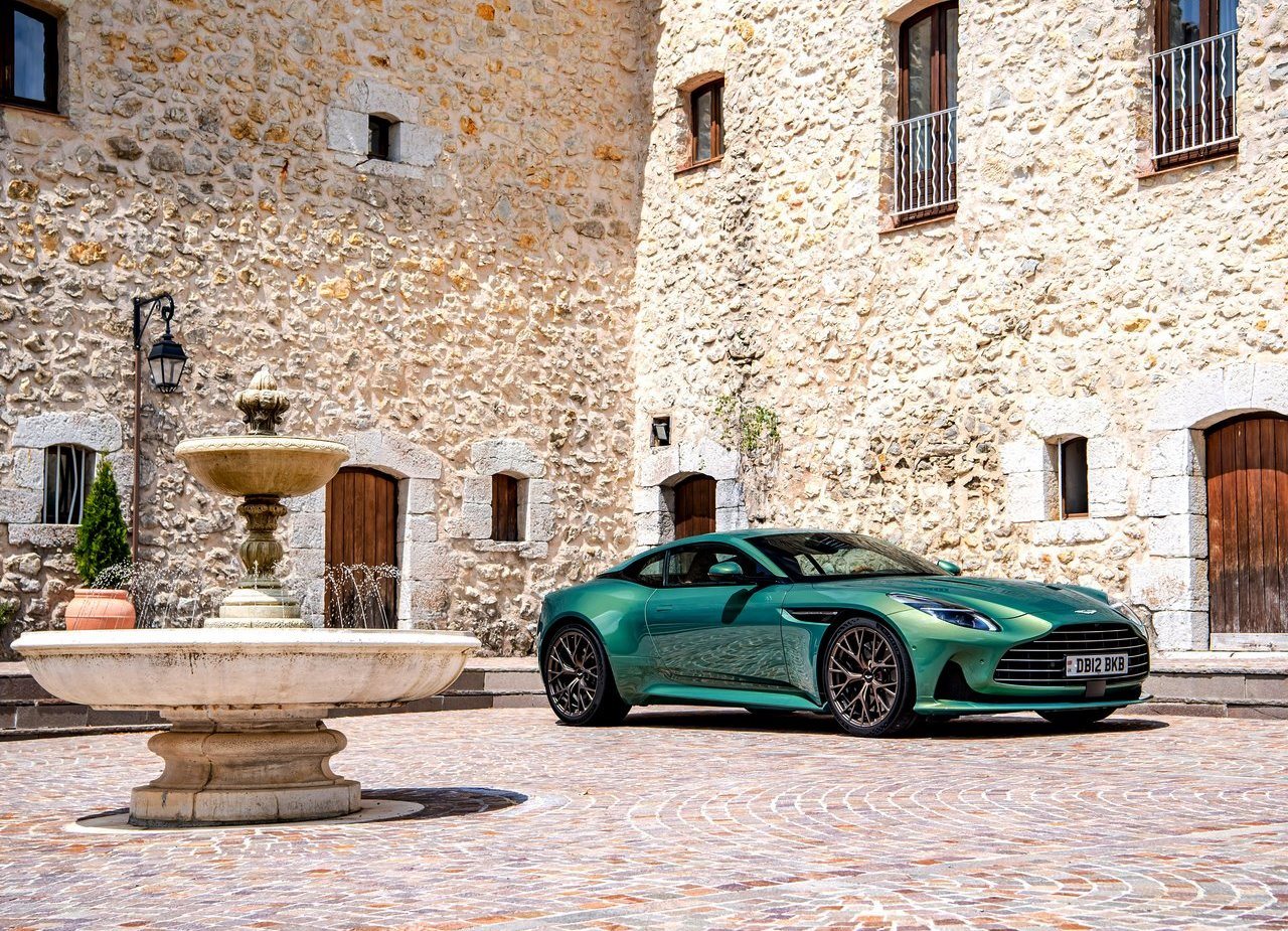 2024 - ASTON MARTIN DB12 RACING GREEN, foto 6