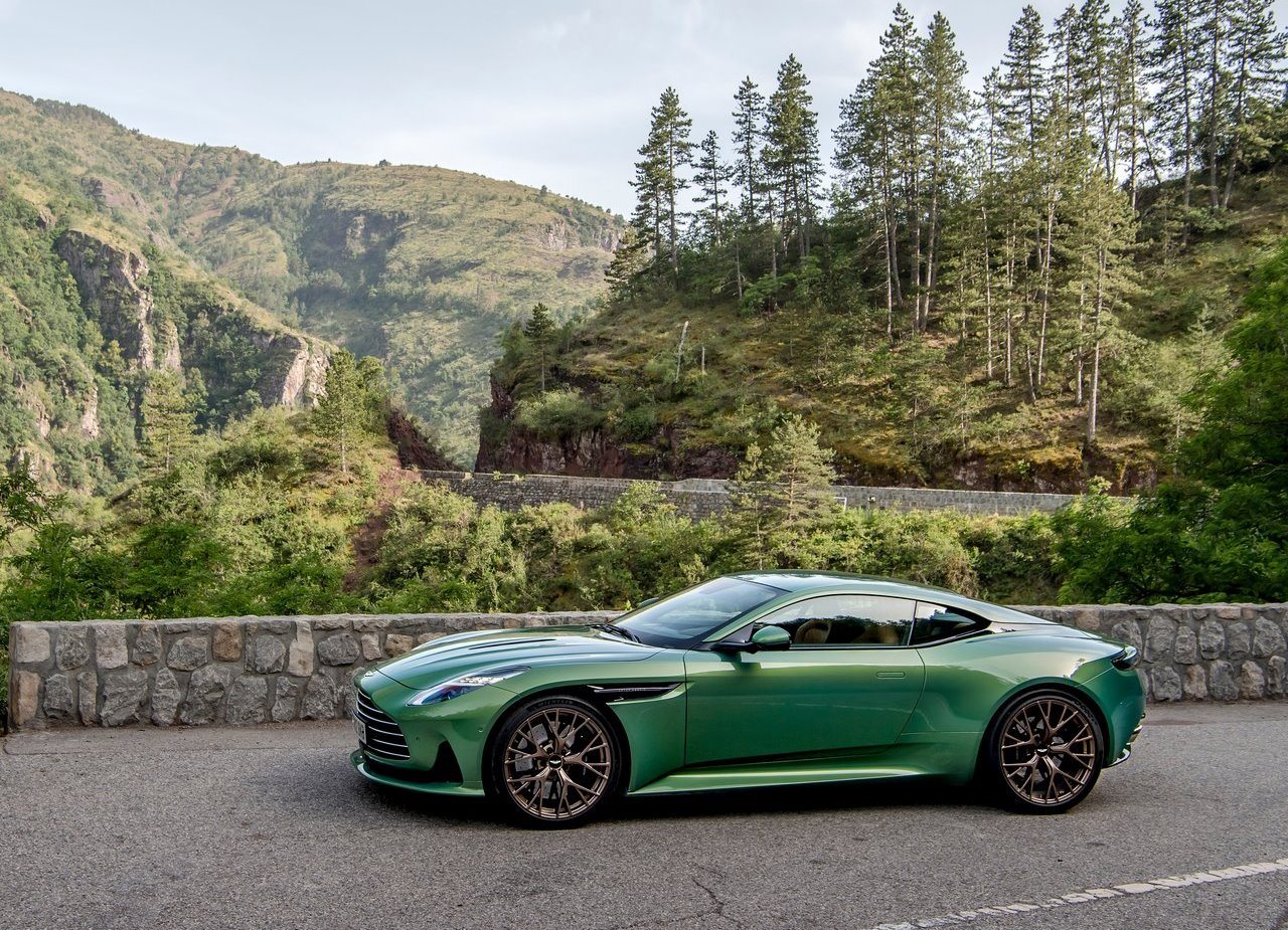 2024 - ASTON MARTIN DB12 RACING GREEN, foto 15