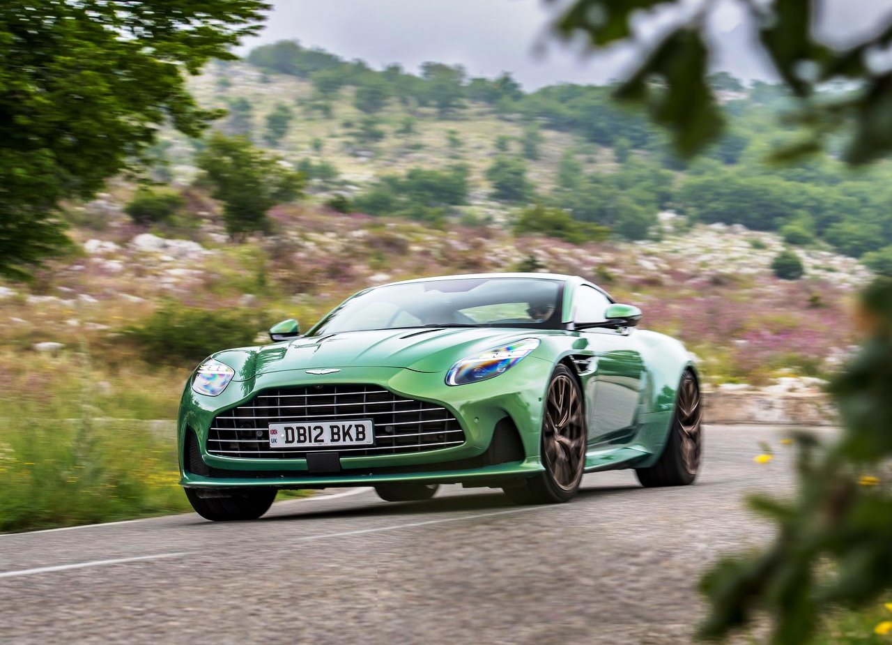 2024 - ASTON MARTIN DB12 RACING GREEN, foto 23