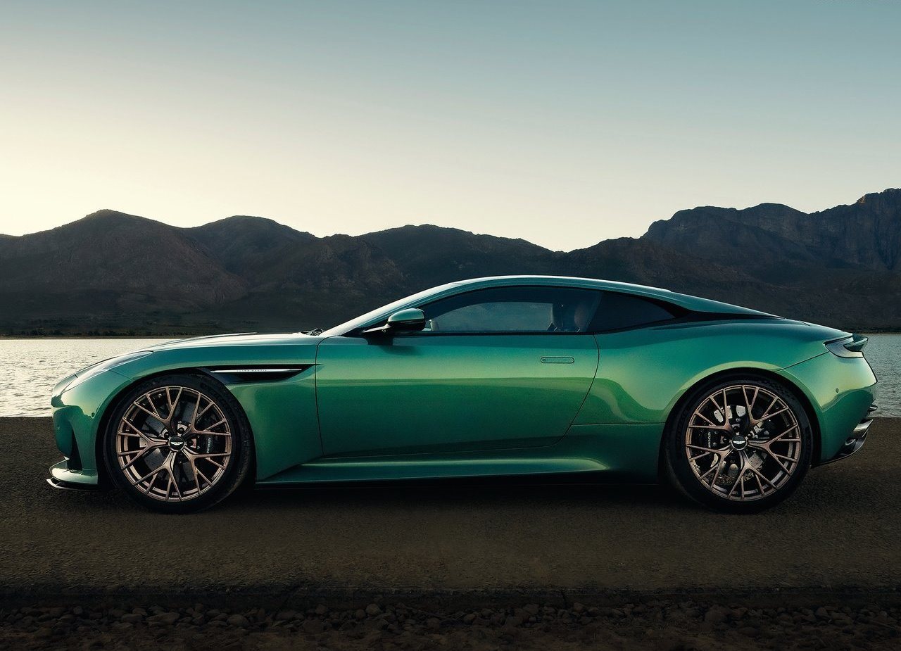 2024 - ASTON MARTIN DB12 RACING GREEN, foto 45