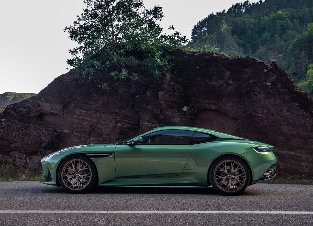 2024 - ASTON MARTIN DB12 RACING GREEN, foto 47