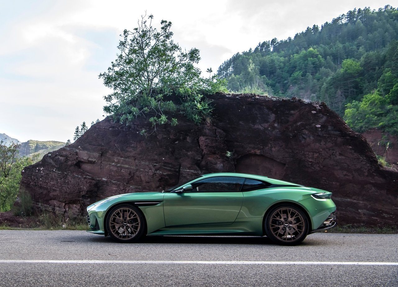 2024 - ASTON MARTIN DB12 RACING GREEN, foto 48