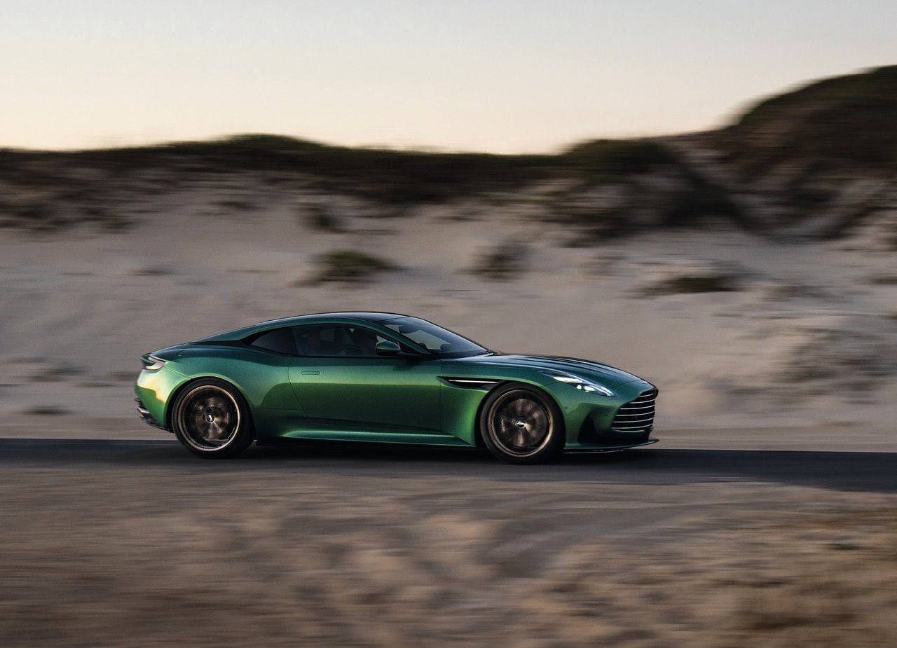 2024 - ASTON MARTIN DB12 RACING GREEN, foto 56
