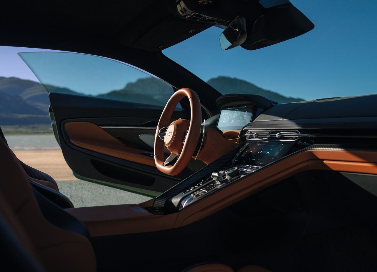 2024 - ASTON MARTIN DB12 RACING GREEN, foto 93