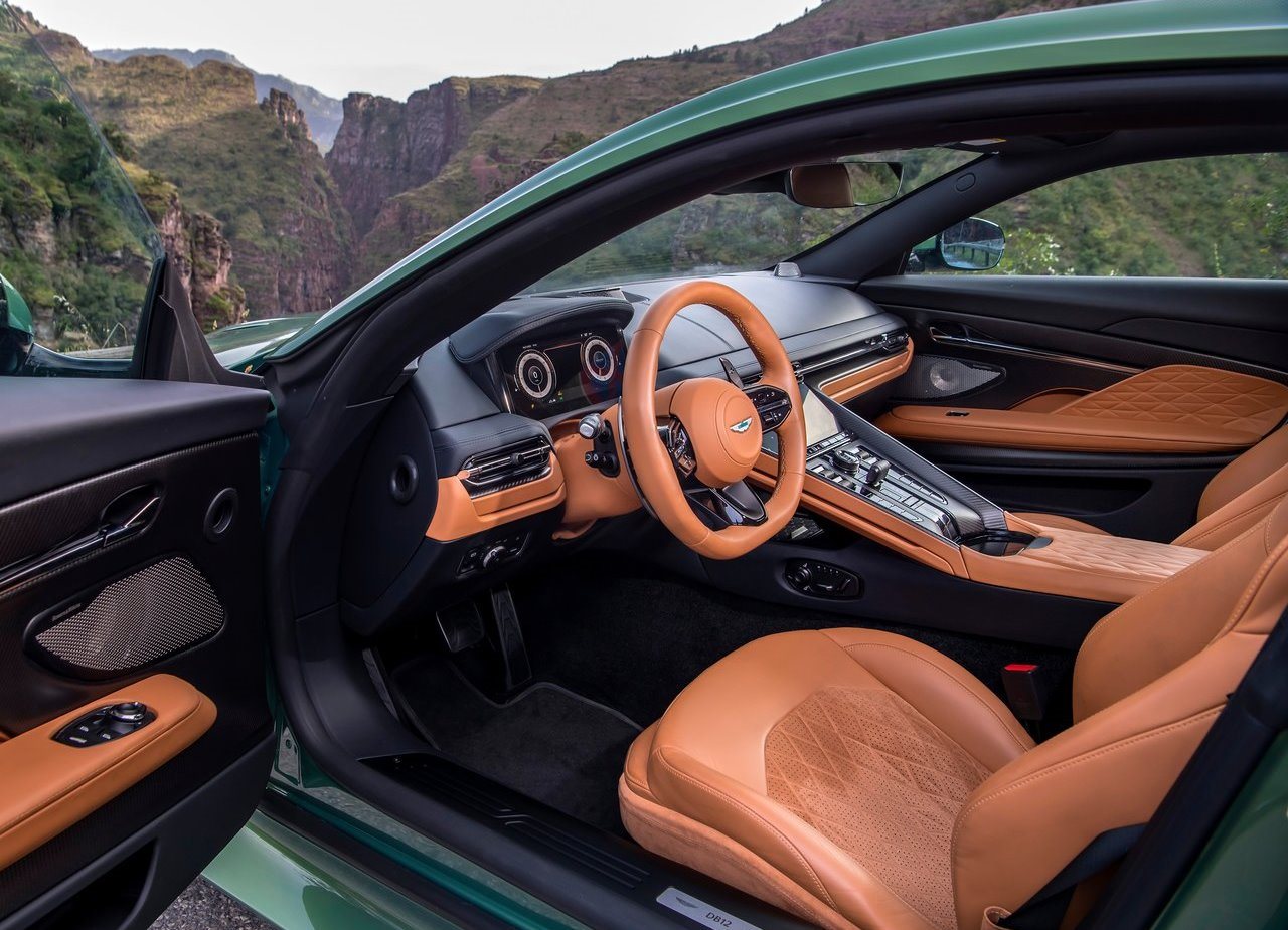2024 - ASTON MARTIN DB12 RACING GREEN, foto 102