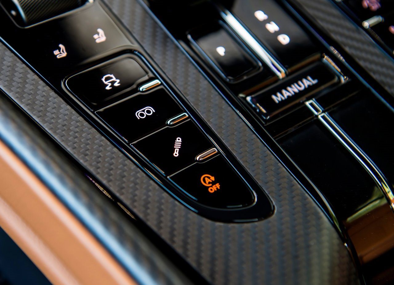 2024 - ASTON MARTIN DB12 RACING GREEN, foto 112