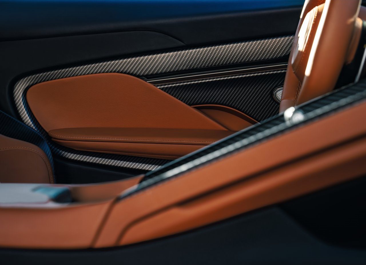 2024 - ASTON MARTIN DB12 RACING GREEN, foto 120